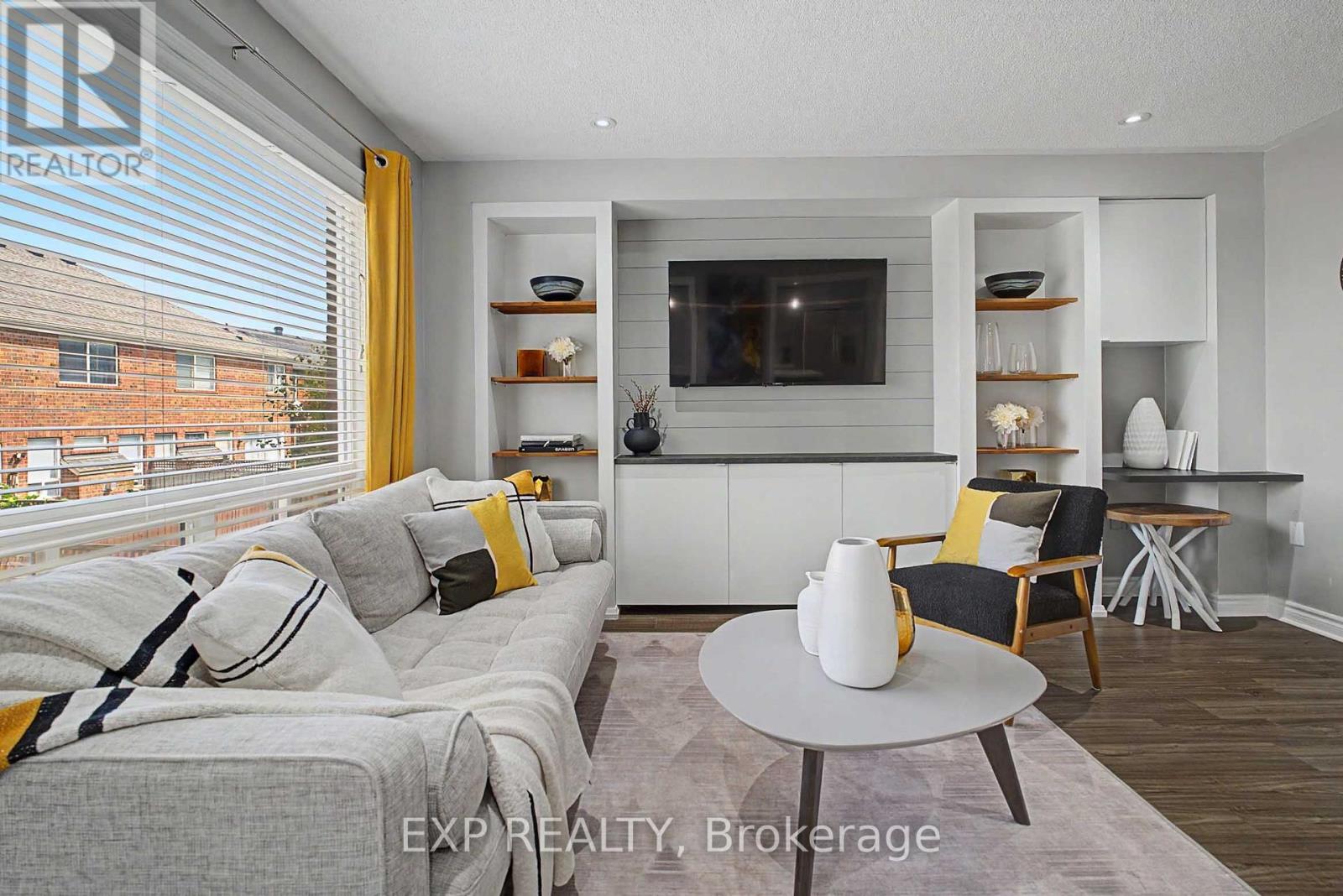 5421 Rochelle Way, Mississauga, Ontario  L5M 7Y2 - Photo 12 - W13747518