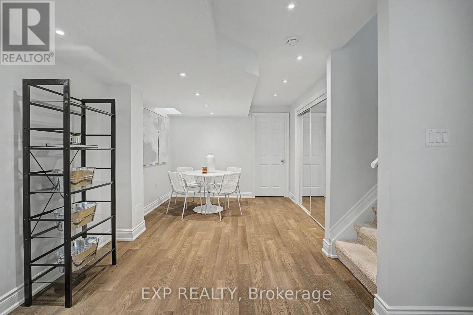 5421 Rochelle Way, Mississauga, Ontario  L5M 7Y2 - Photo 18 - W13747518