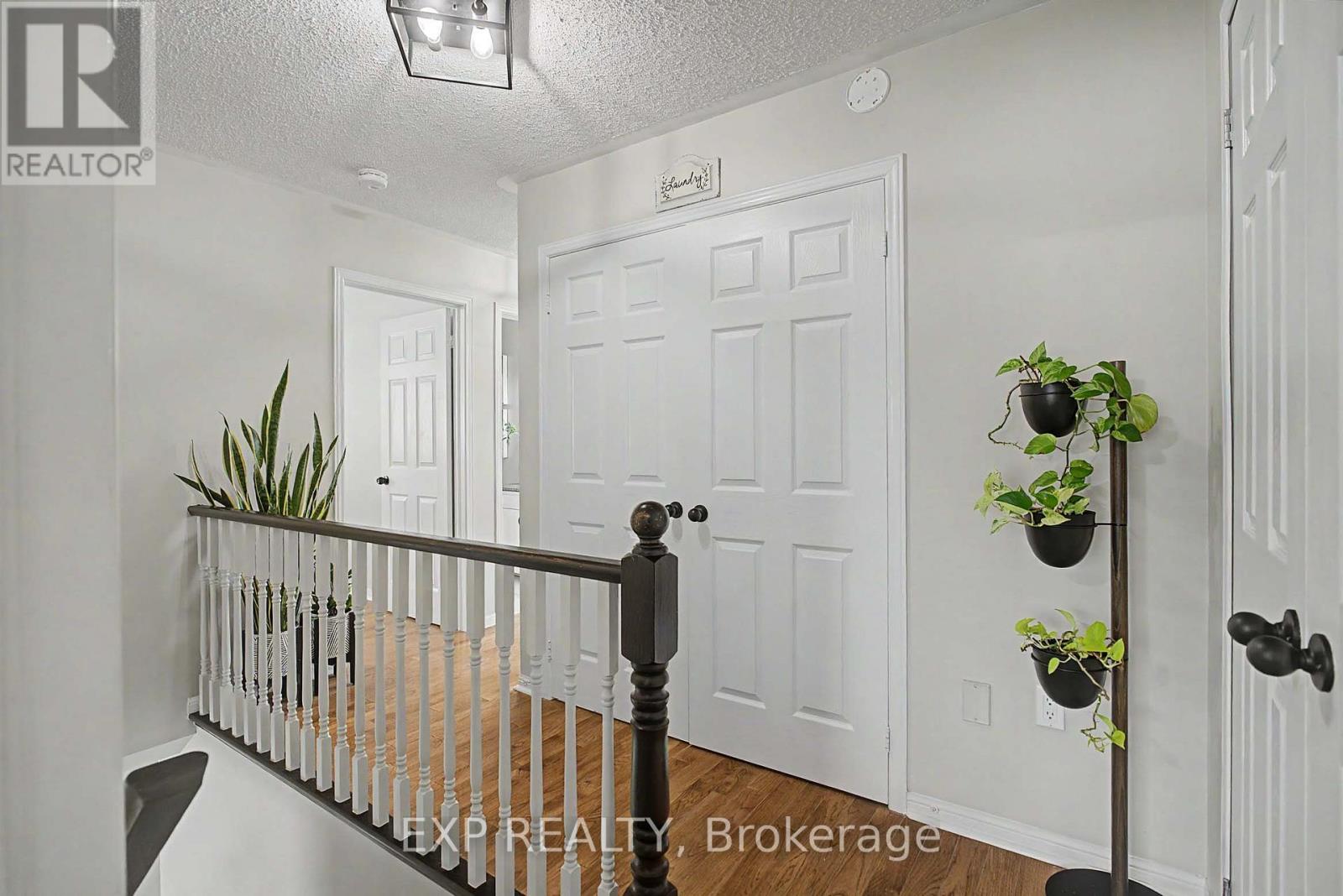 5421 Rochelle Way, Mississauga, Ontario  L5M 7Y2 - Photo 25 - W13747518