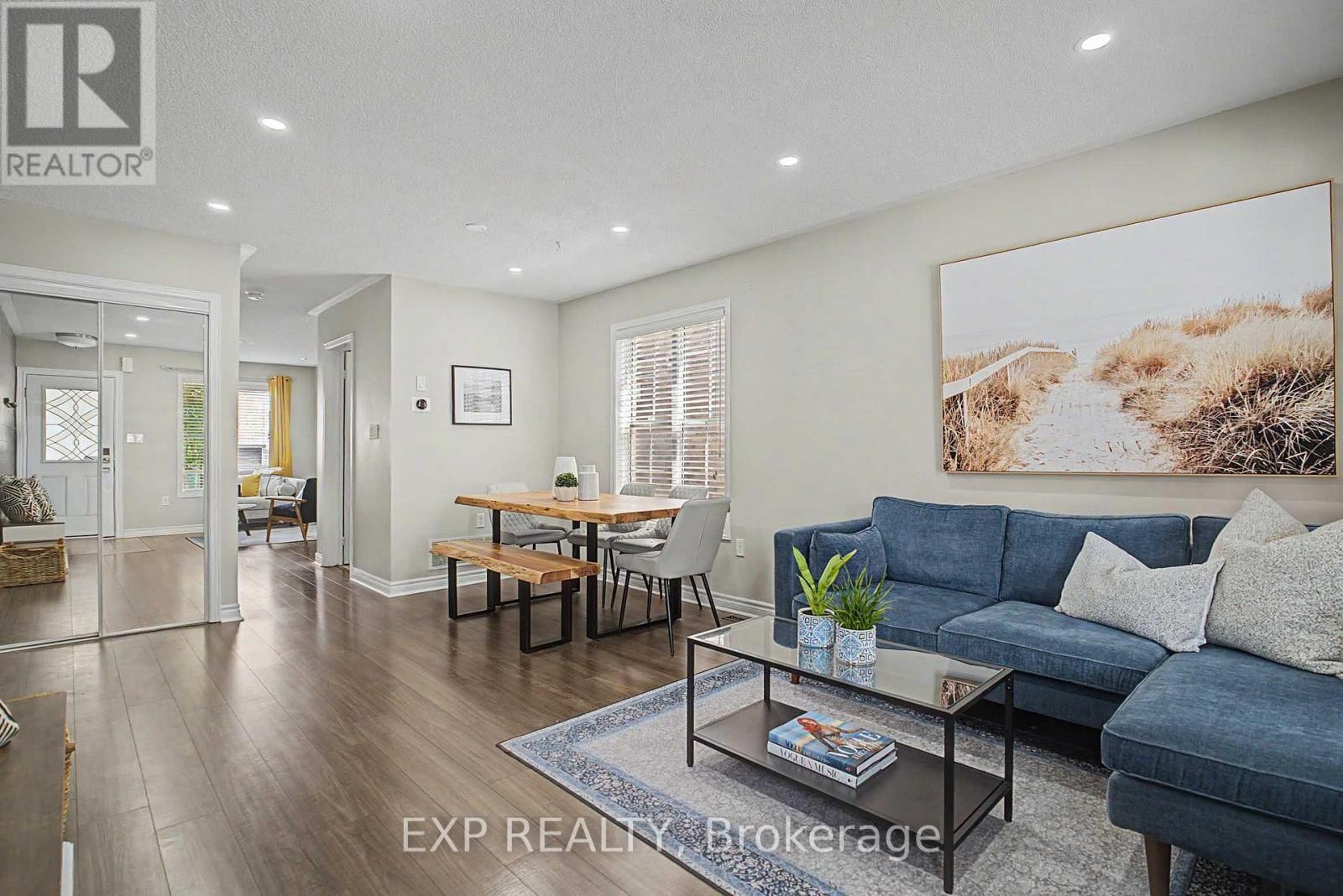 5421 Rochelle Way, Mississauga, Ontario  L5M 7Y2 - Photo 3 - W13747518