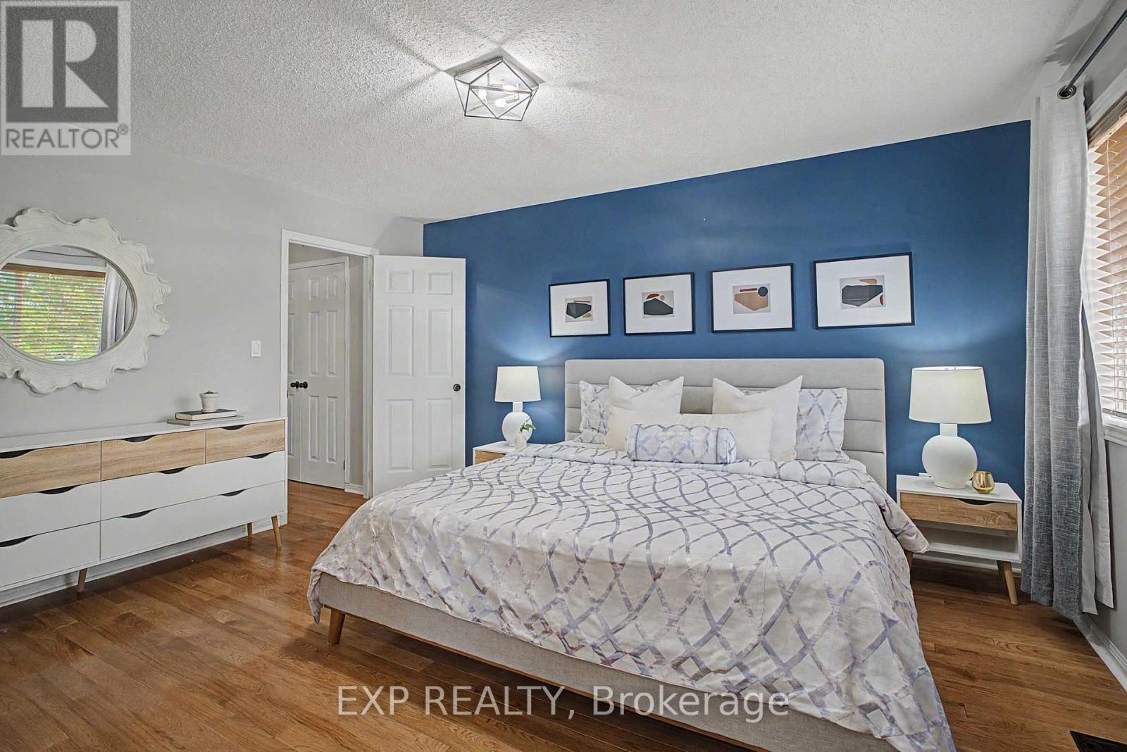5421 Rochelle Way, Mississauga, Ontario  L5M 7Y2 - Photo 35 - W13747518