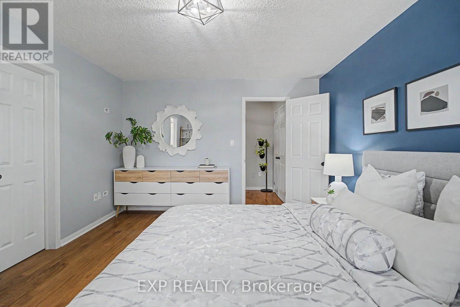 5421 Rochelle Way, Mississauga, Ontario  L5M 7Y2 - Photo 36 - W13747518