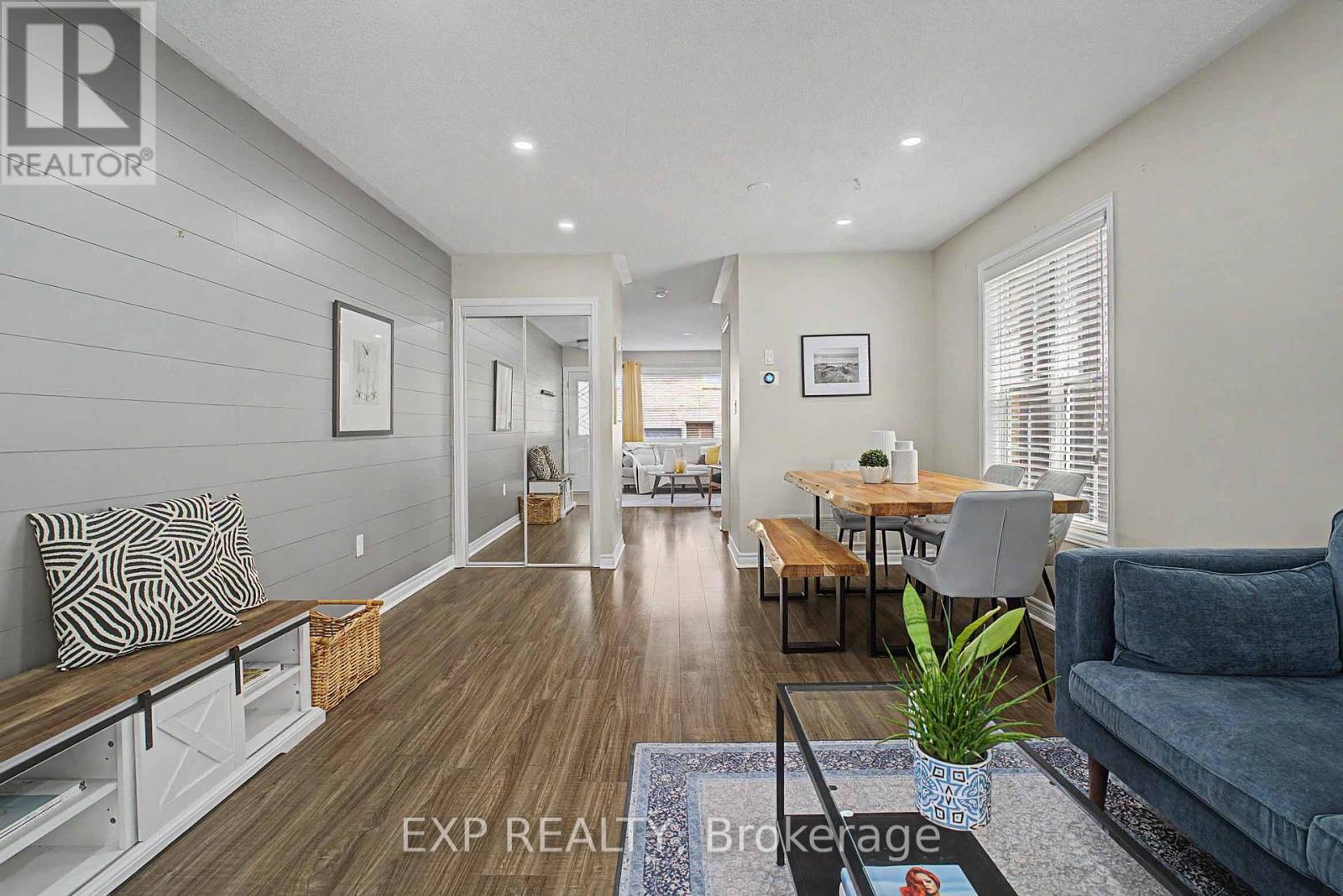 5421 Rochelle Way, Mississauga, Ontario  L5M 7Y2 - Photo 5 - W13747518