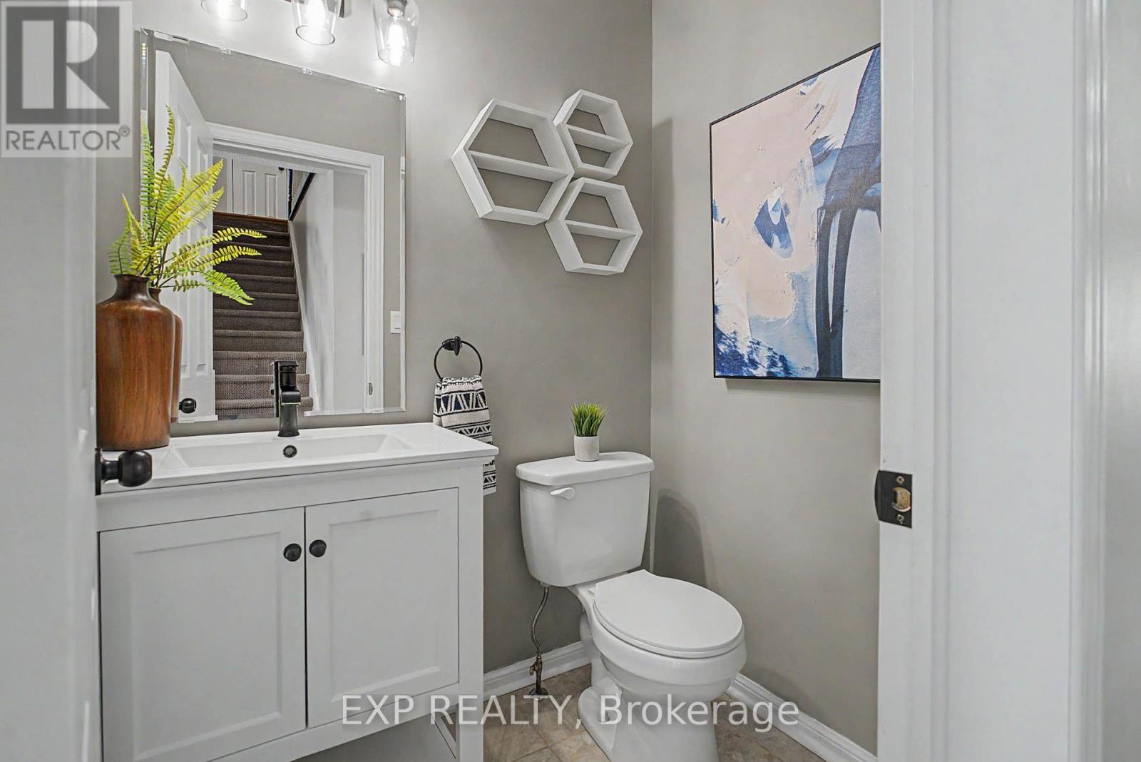 5421 Rochelle Way, Mississauga, Ontario  L5M 7Y2 - Photo 8 - W13747518