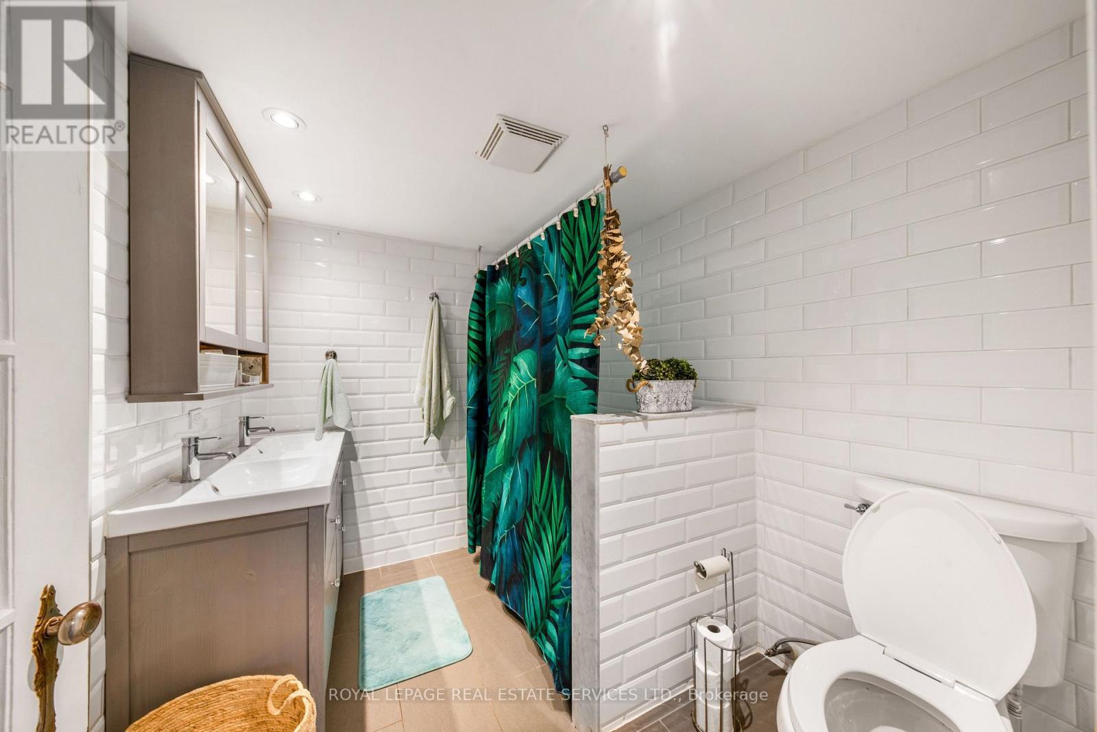 761 Kingston Road, Toronto, Ontario  M4E 1R9 - Photo 34 - E13744166