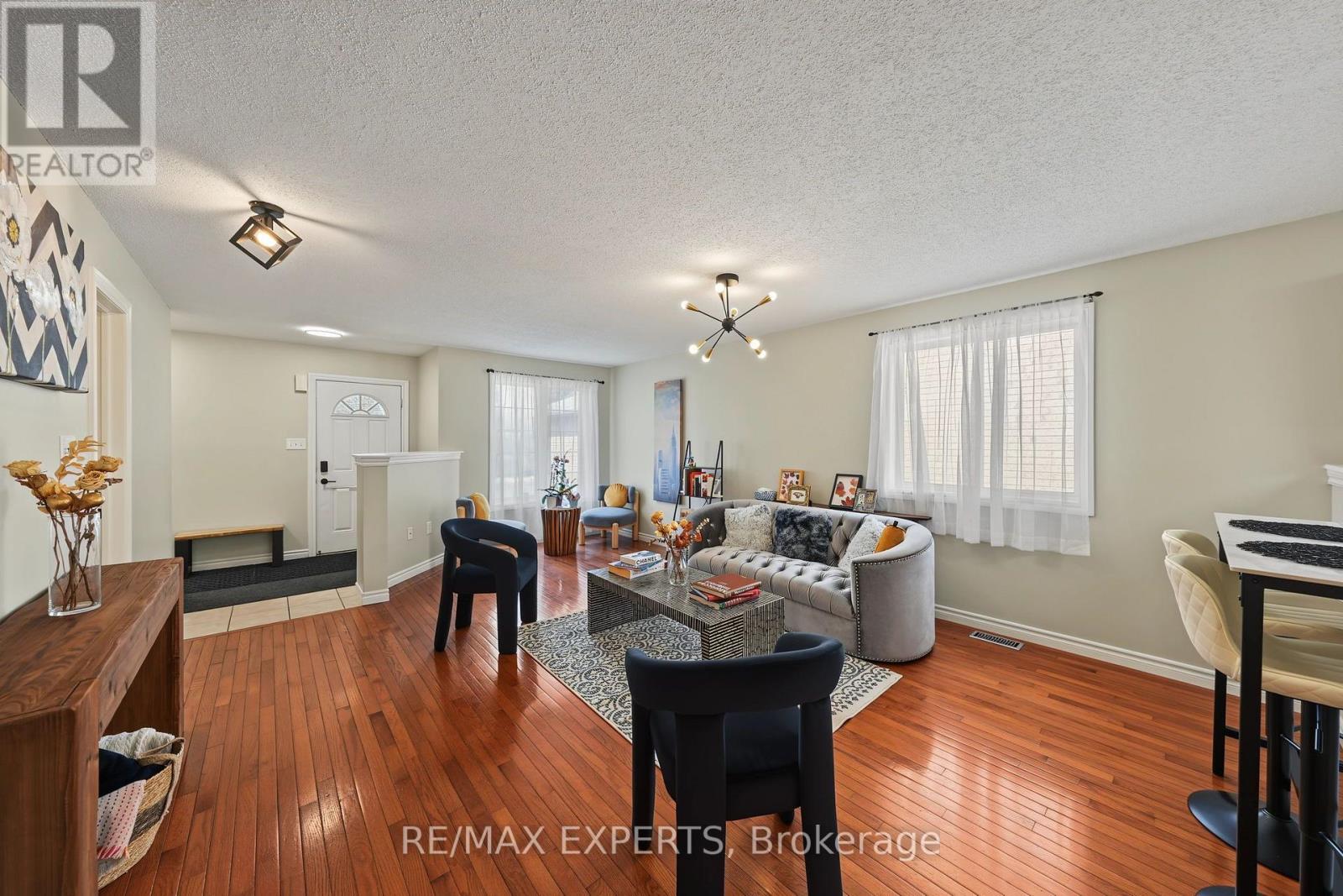 Upper - 17 Michelle Drive, Barrie, Ontario  L4N 5Y1 - Photo 4 - S13728622
