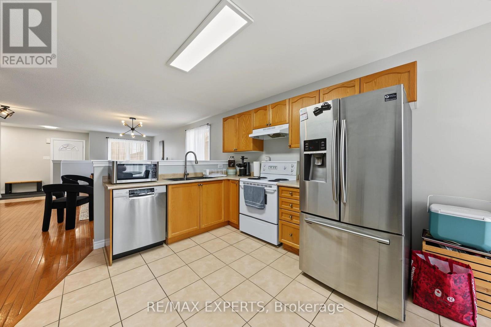 Upper - 17 Michelle Drive, Barrie, Ontario  L4N 5Y1 - Photo 9 - S13728622