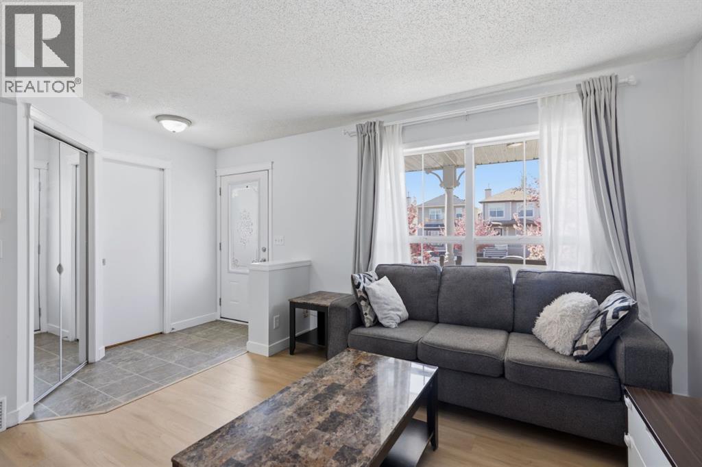 80 Prestwick Bay Se, Calgary, Alberta  T2Z 4S4 - Photo 4 - A2312449