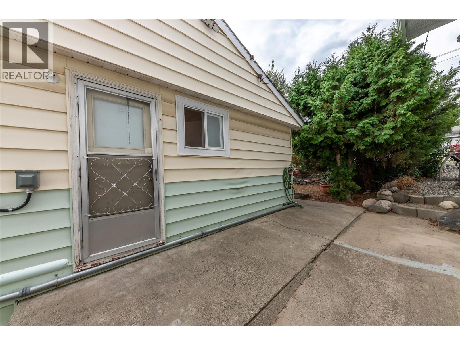 668 Munro Street, Kamloops, British Columbia  V2C 3E6 - Photo 3 - 10399640