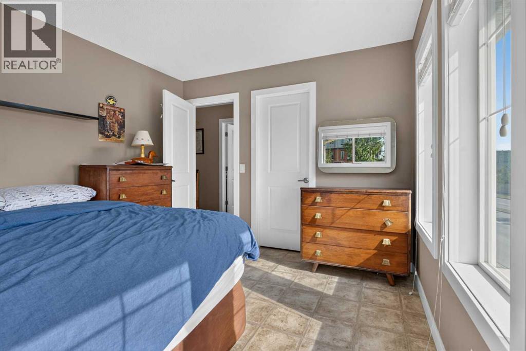 4 Sunset Square, Cochrane, Alberta  T4C 0H4 - Photo 25 - A2341551