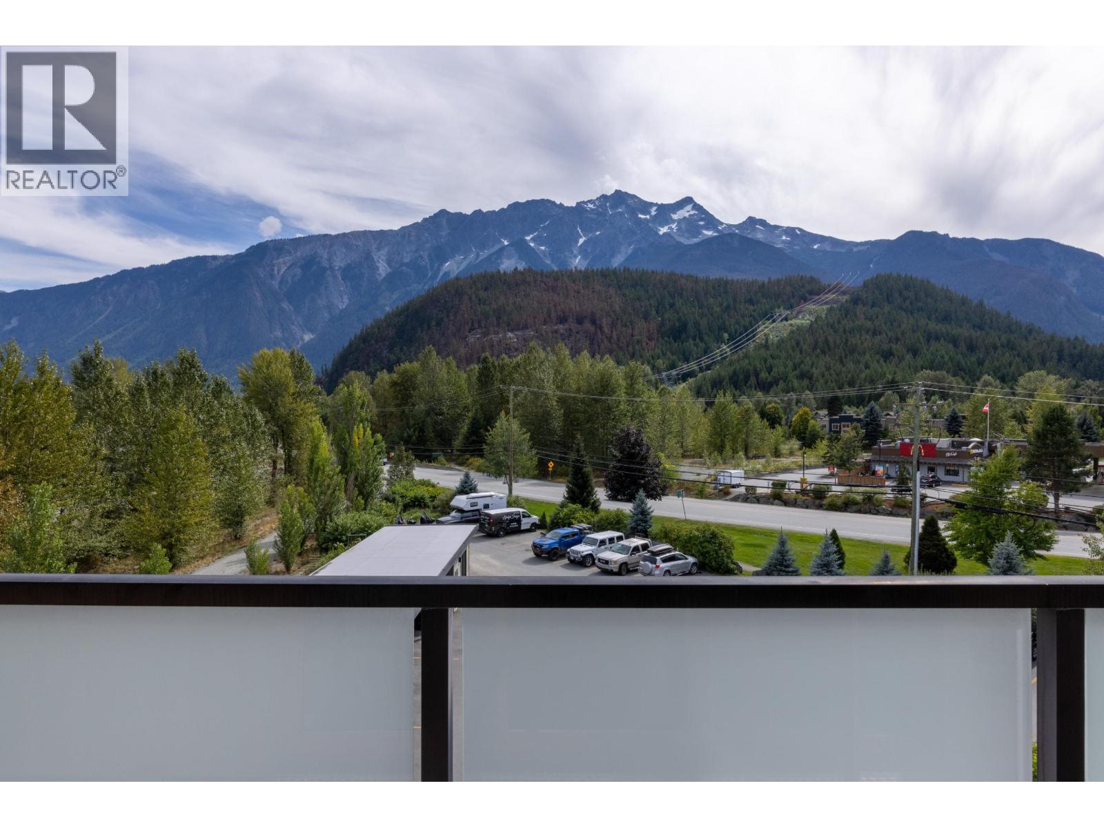 314 7350 Crabapple Court, Pemberton, British Columbia  V0N 2L1 - Photo 3 - R3161745