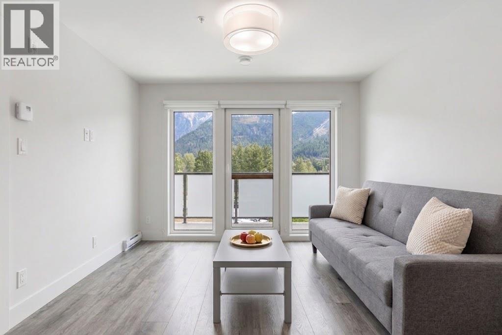 314 7350 Crabapple Court, Pemberton, British Columbia  V0N 2L1 - Photo 4 - R3161745