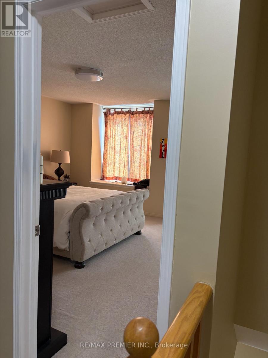 95 John Bell Crescent, Toronto, Ontario  M1L 0G5 - Photo 7 - E13747252