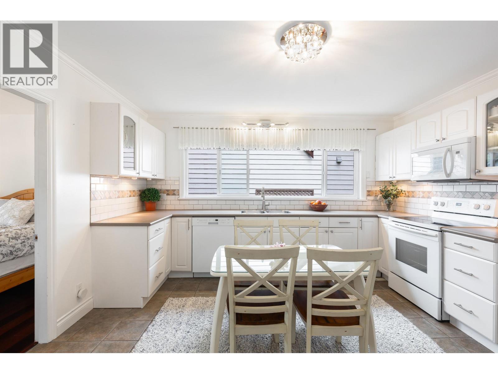 2306 William Avenue, North Vancouver, British Columbia  V7J 2P6 - Photo 7 - R3161736