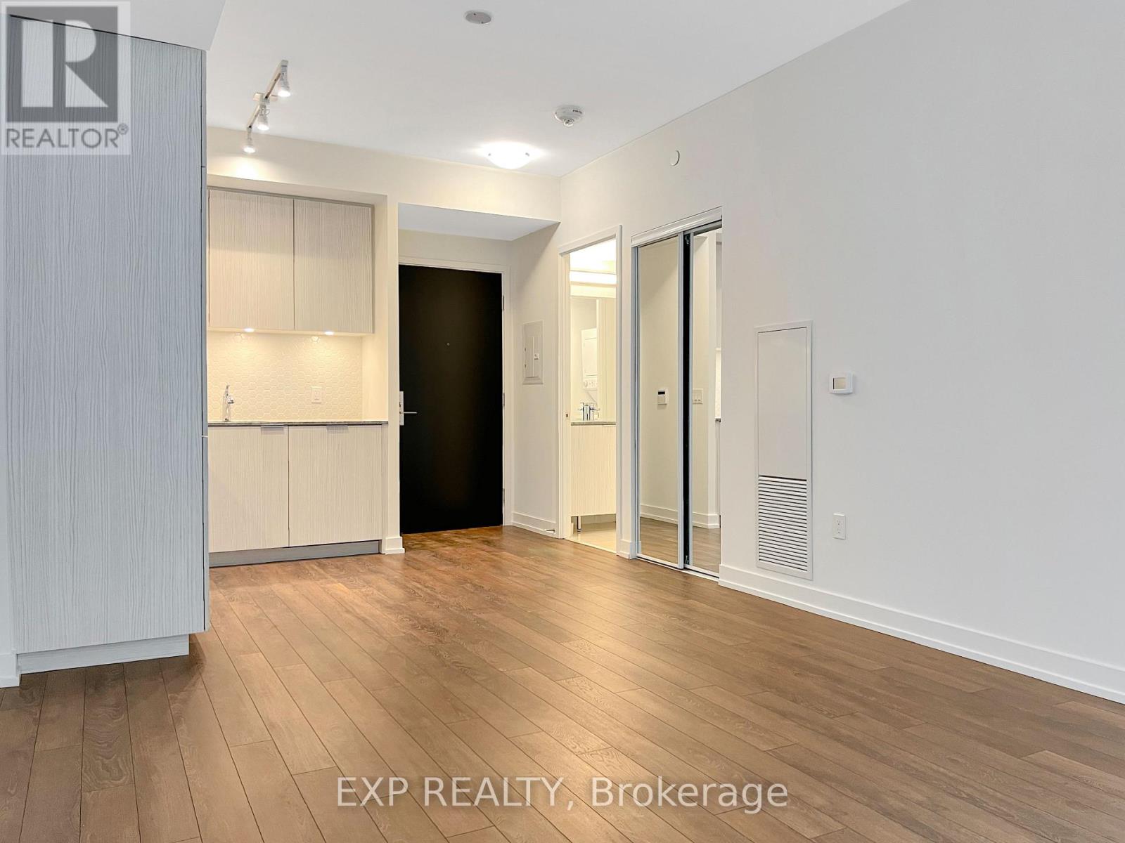 407 - 158 FRONT STREET E