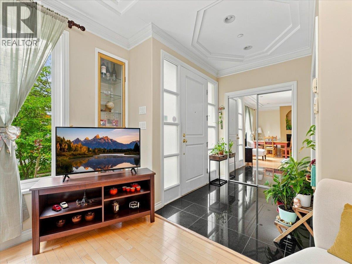 2579 W 45th Avenue, Vancouver, British Columbia  V6N 3K9 - Photo 2 - R3161614