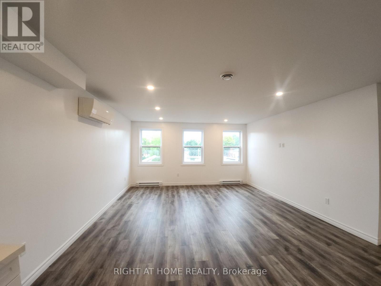 202 - 9 Queen Street W, Springwater (Elmvale), Ontario L0L 1P0 - Photo 12 - S13747602