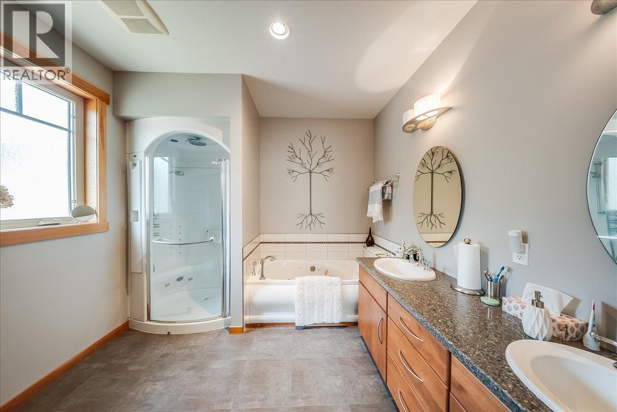 925 Redstone Drive, Rossland, British Columbia  V0G 1Y0 - Photo 35 - 10399786