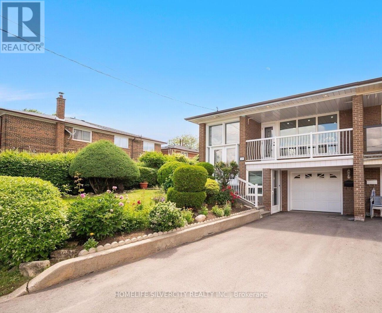 48 SORLYN AVENUE, Toronto, Ontario