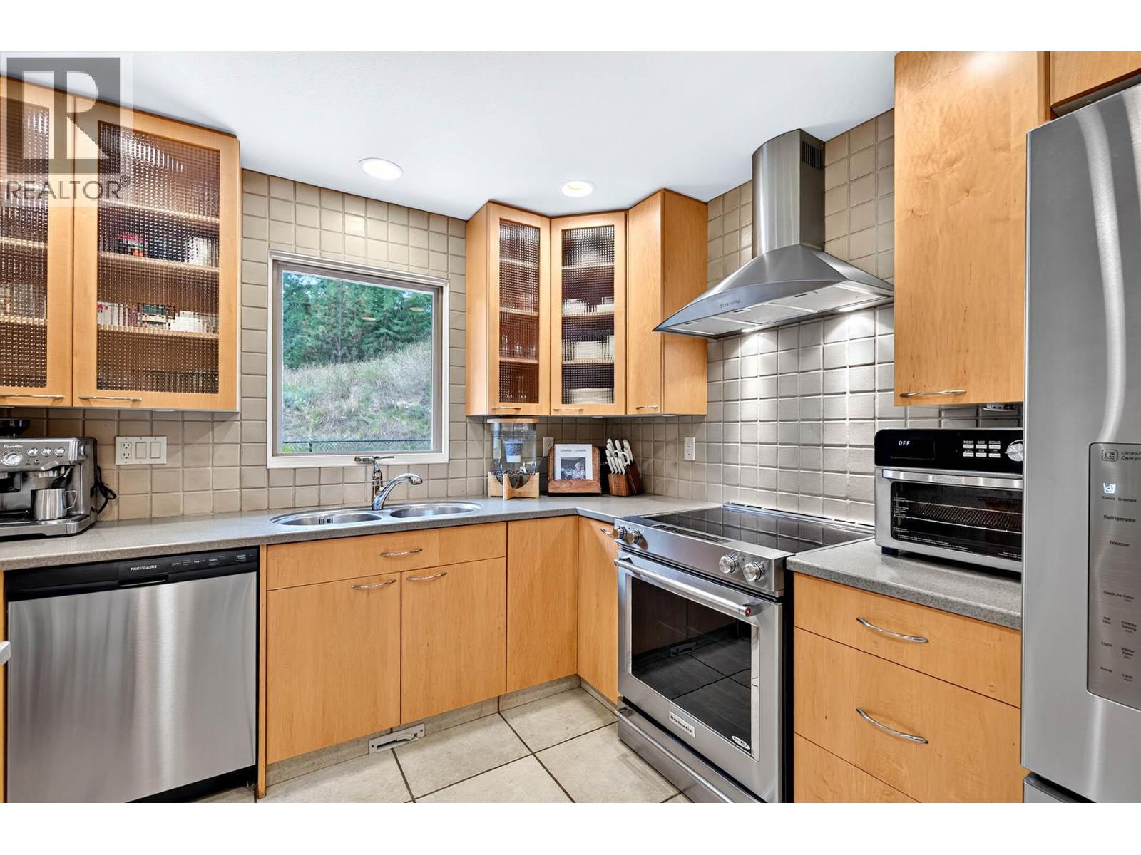 233 Monmouth Drive, Kamloops, British Columbia  V2E 1L9 - Photo 11 - 10334399