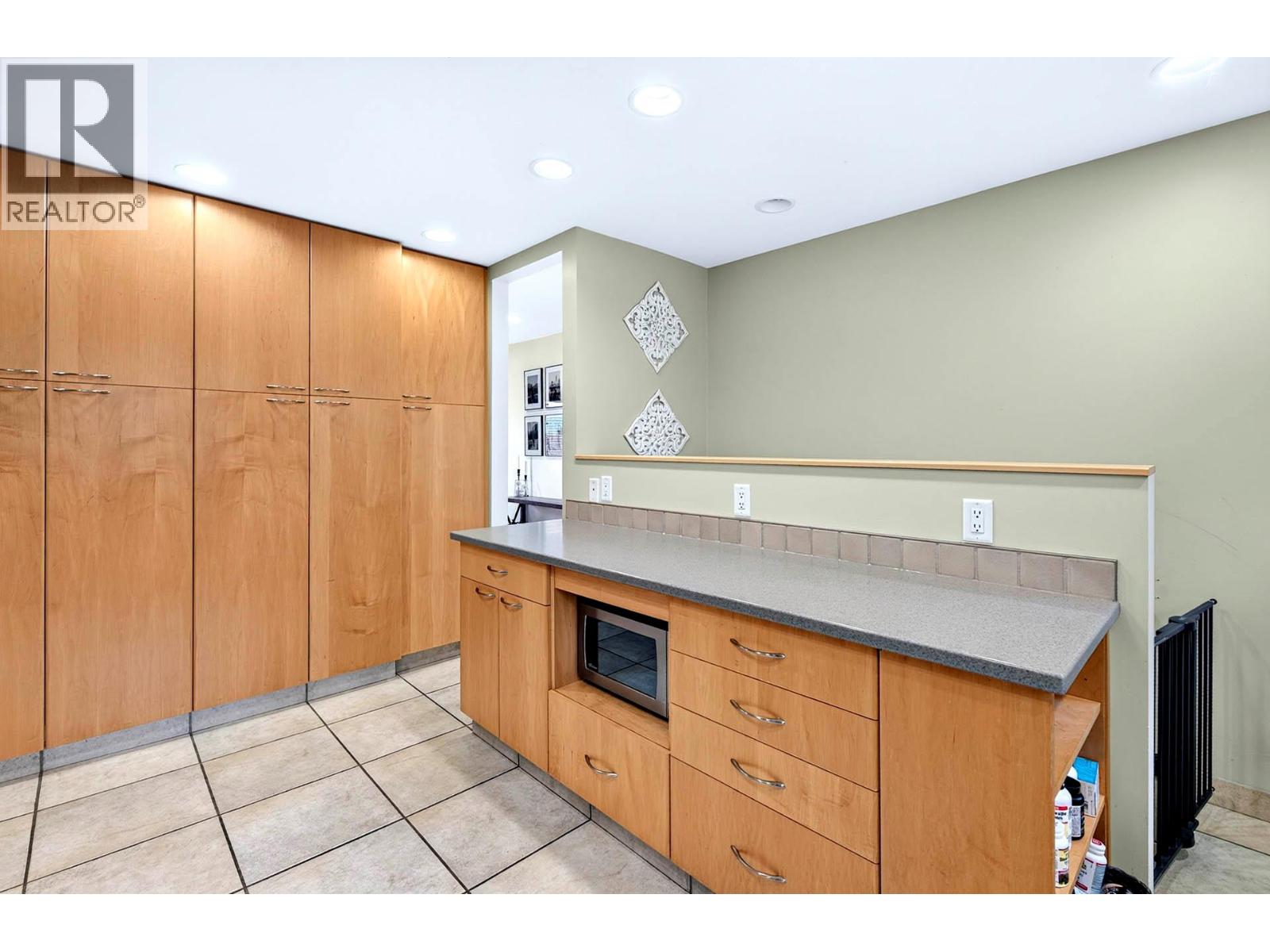 233 Monmouth Drive, Kamloops, British Columbia  V2E 1L9 - Photo 9 - 10334399