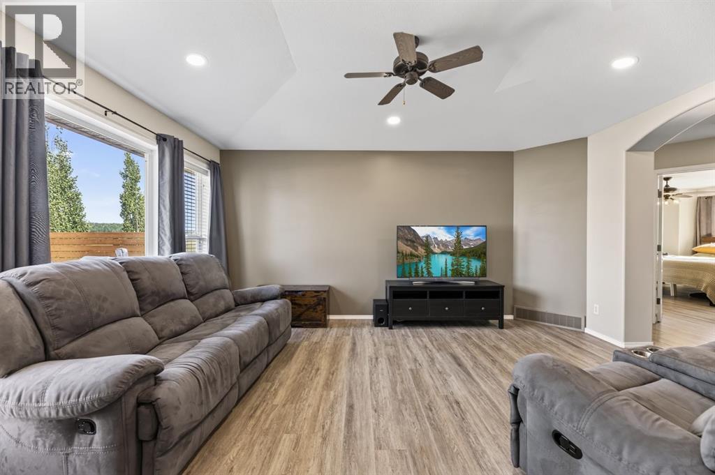 1212 2 Street NE, Sundre, Alberta  T0M 1X0 - Photo 12 - A2340704