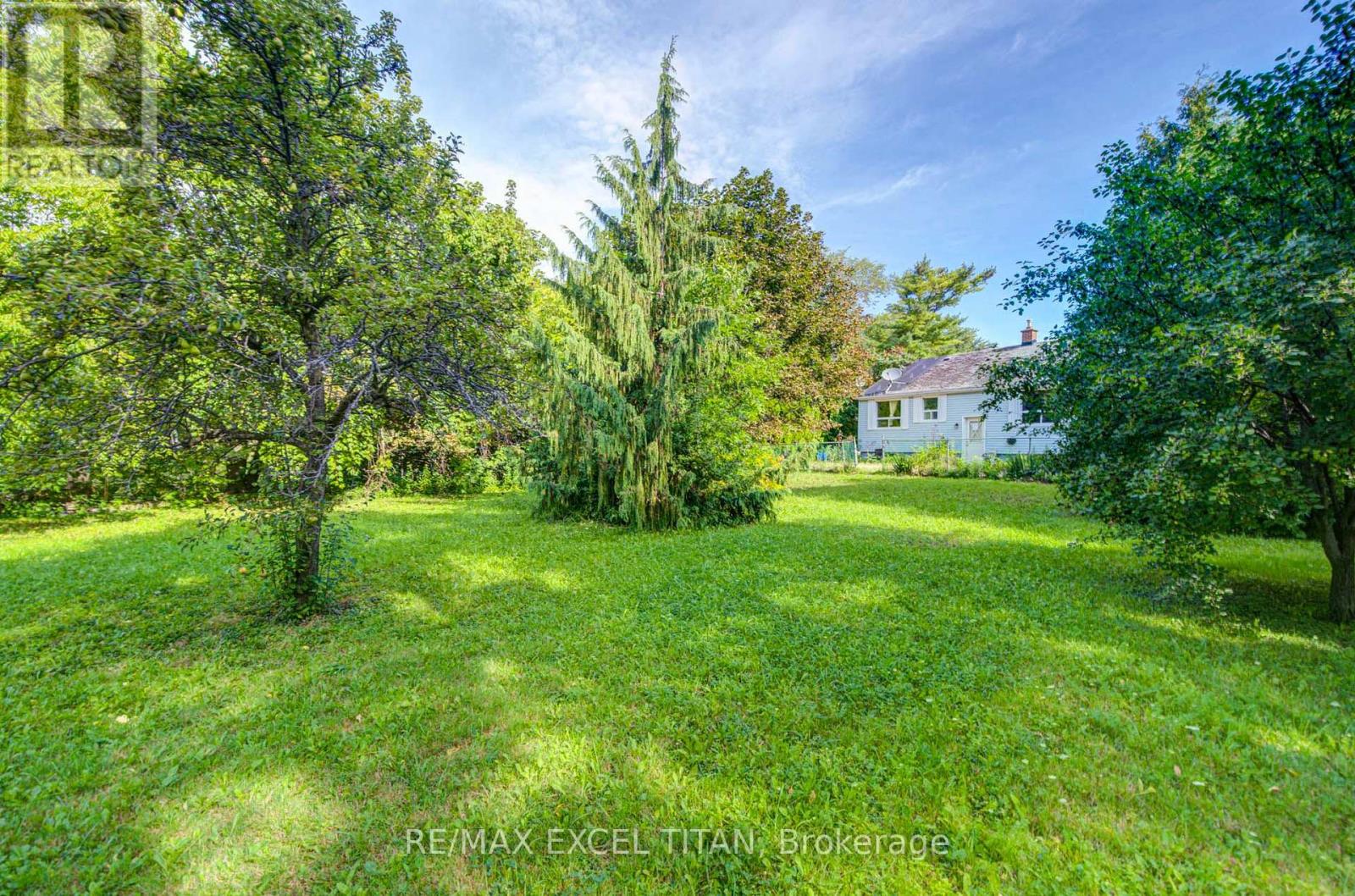 1098 KENT AVENUE, Oakville, Ontario