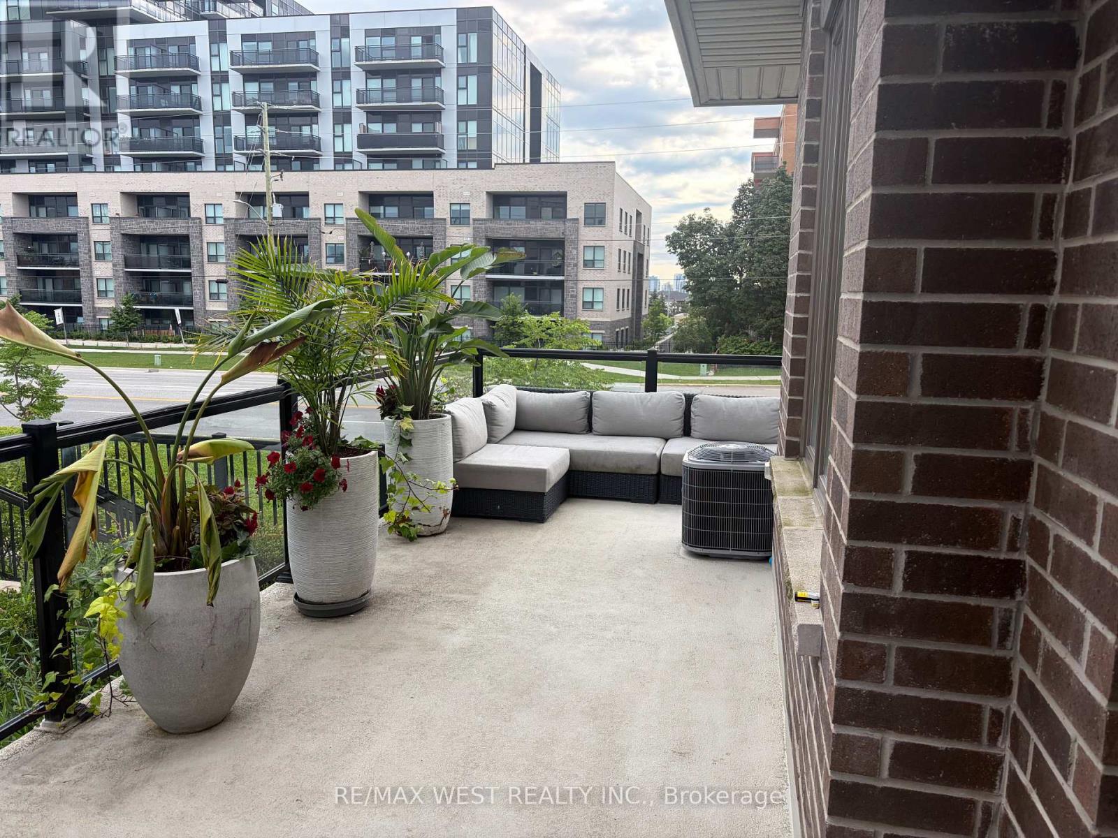 211 - 1460 Whites Road N, Pickering, Ontario  L1V 0E8 - Photo 10 - E13747634