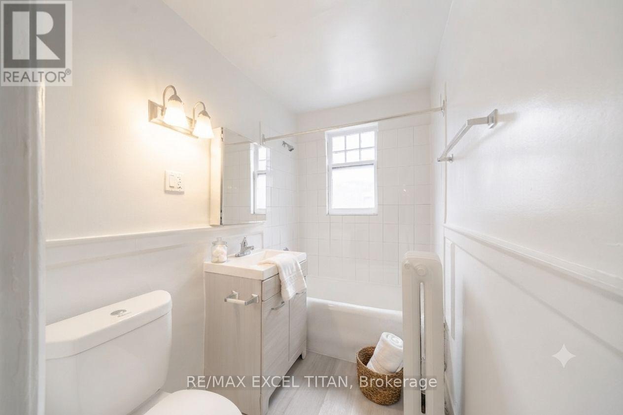 75 - 12 Kingston Road, Toronto, Ontario  M4L 1S5 - Photo 8 - E13747670