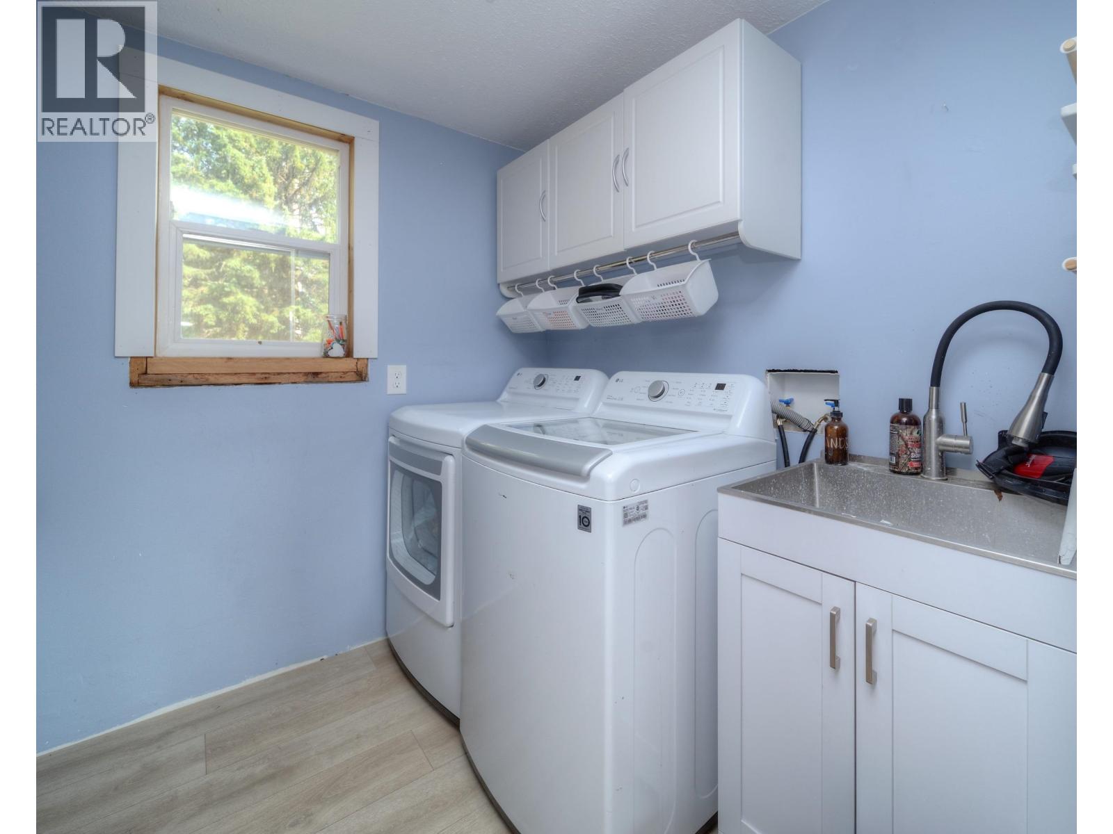 2211 Doyle Road, 150 Mile House, British Columbia  V0K 2G0 - Photo 13 - R3159887