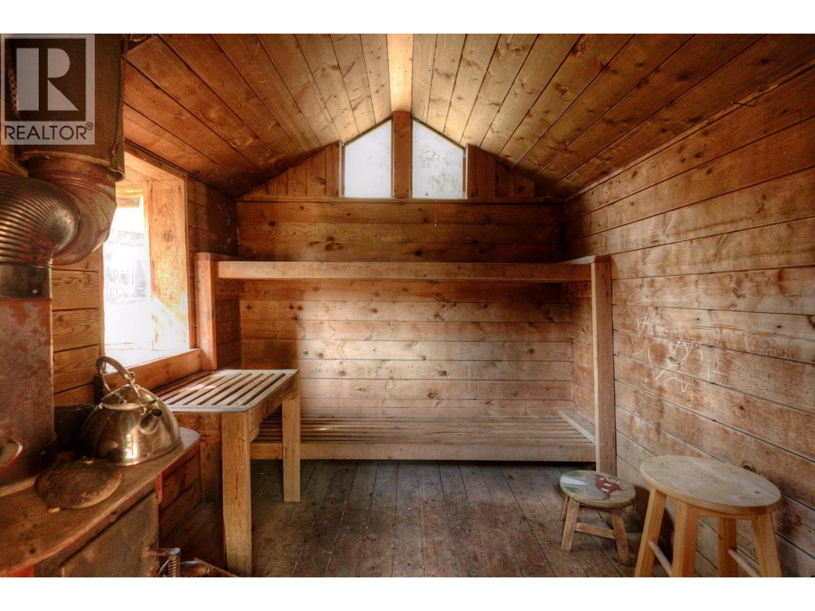 2211 Doyle Road, 150 Mile House, British Columbia  V0K 2G0 - Photo 38 - R3159887