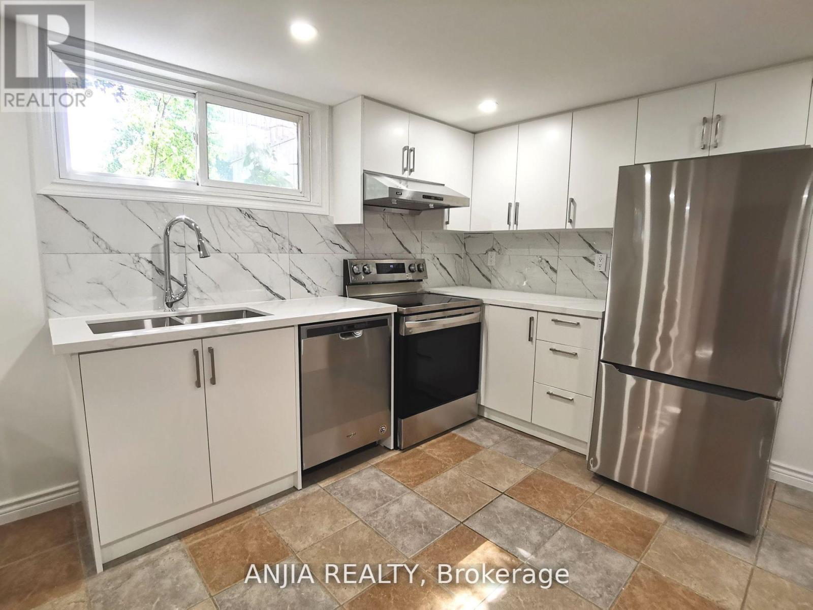 442 BONITA CRESCENT, Richmond Hill, Ontario