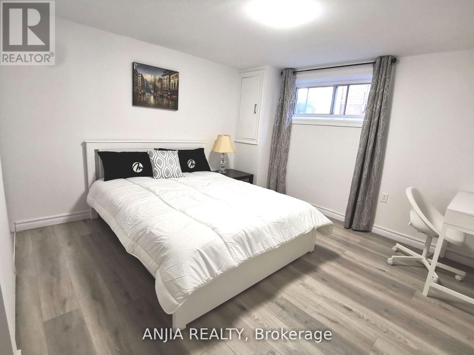 442 Bonita Crescent, Richmond Hill, Ontario  L4C 3N1 - Photo 6 - N13747624
