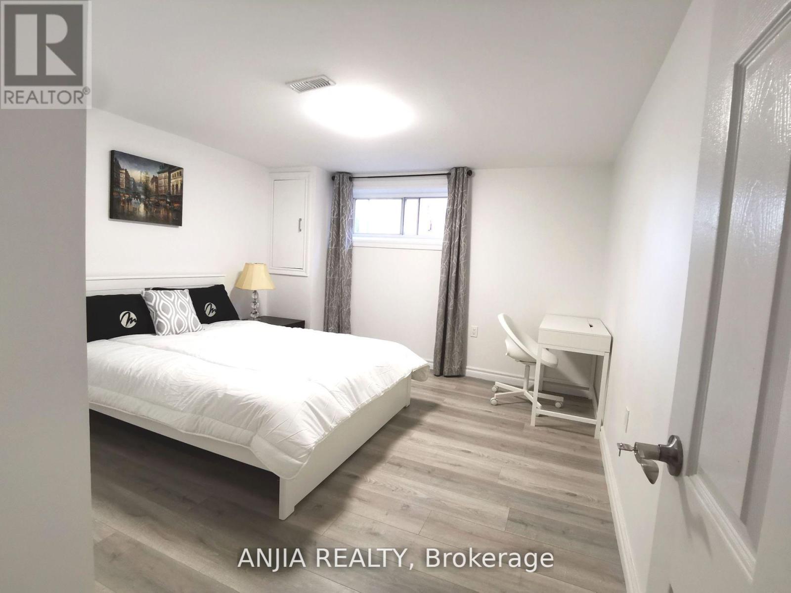 442 Bonita Crescent, Richmond Hill, Ontario  L4C 3N1 - Photo 7 - N13747624