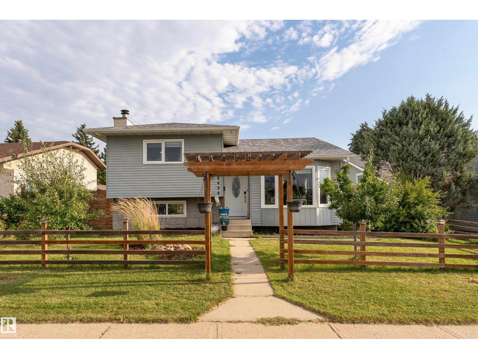 18424 57 Av Nw, Edmonton, Alberta  T6M 1Y2 - Photo 1 - E4507150