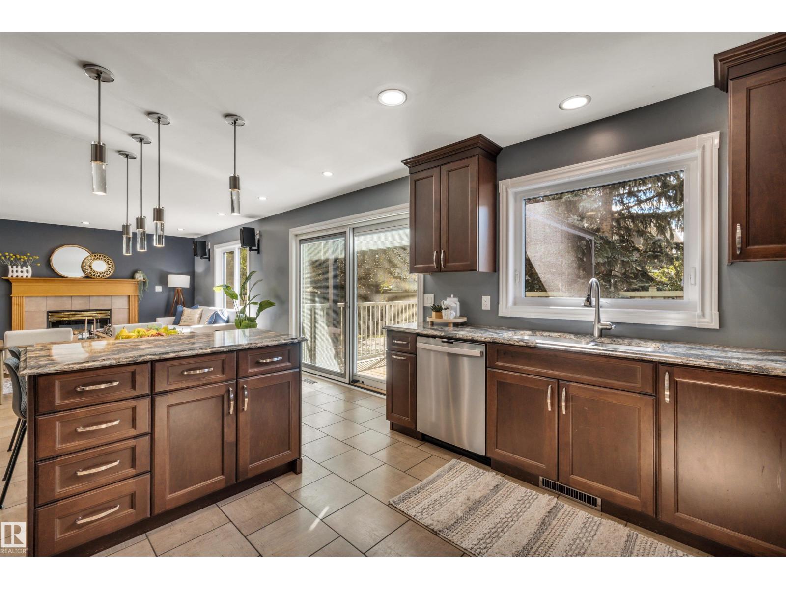 1615 Welbourn Cv NW, Edmonton, Alberta  T6M 2M5 - Photo 9 - E4502895