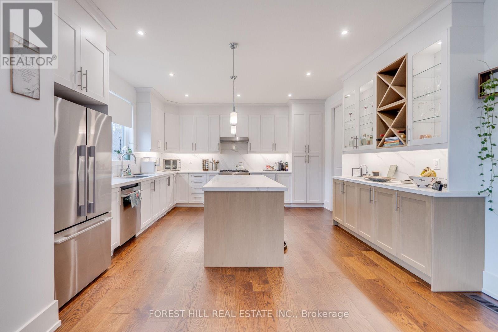 38 Thirty First Street, Toronto, Ontario  M8W 3E9 - Photo 12 - W13747614