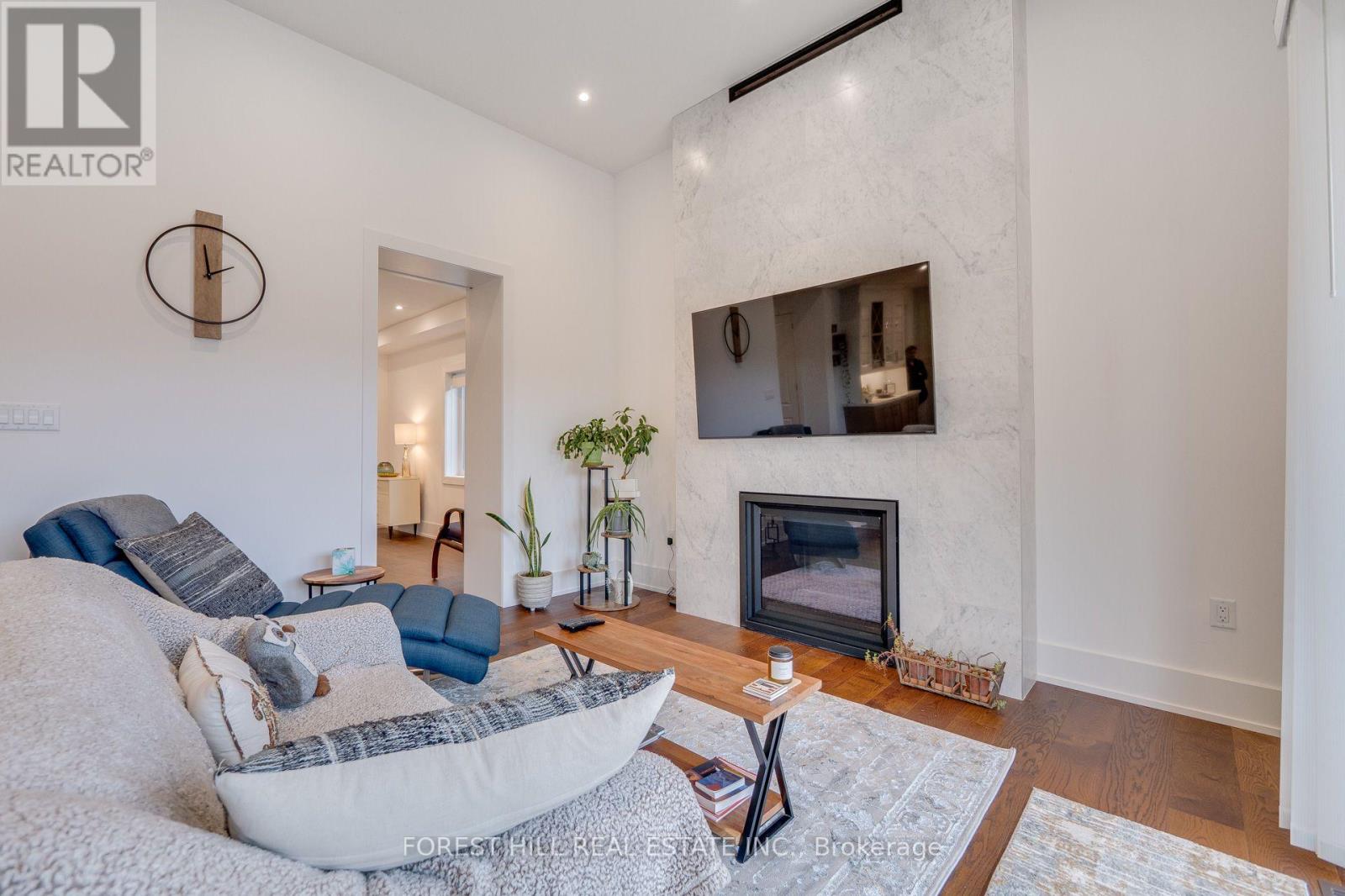 38 Thirty First Street, Toronto, Ontario  M8W 3E9 - Photo 8 - W13747614