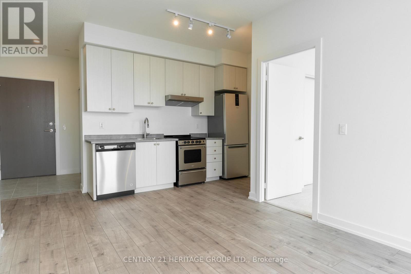 2202 - 10 Wilby Crescent, Toronto, Ontario  M9N 0B6 - Photo 6 - W13747616