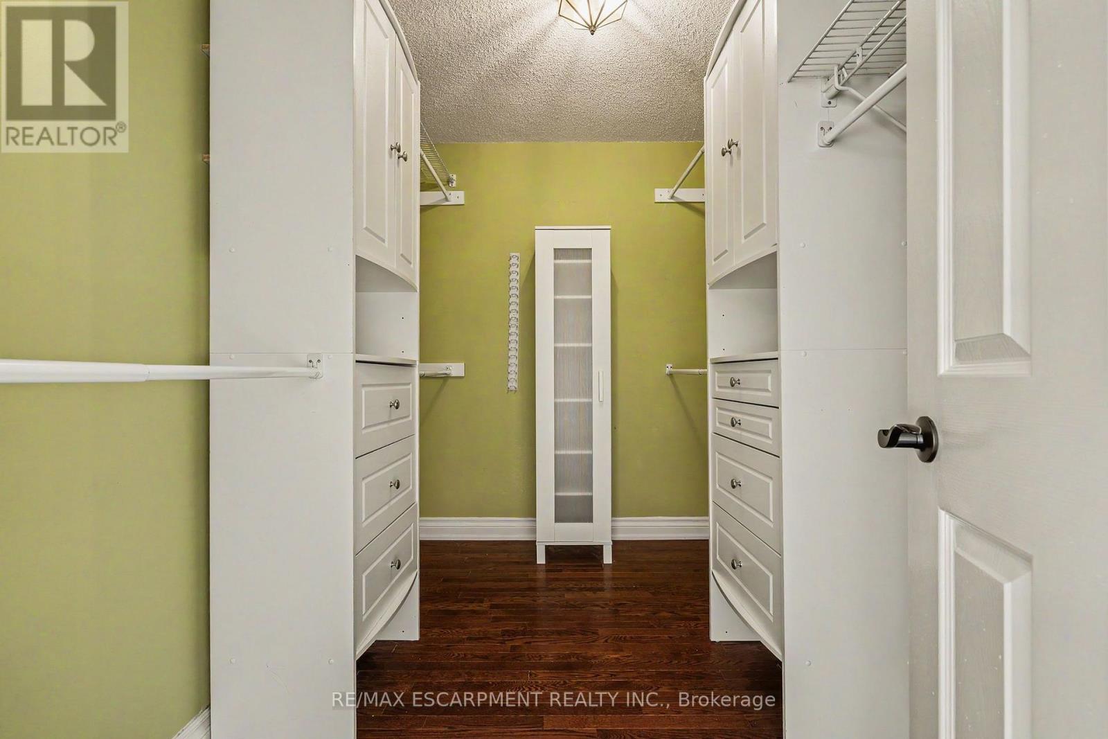 74 Fairwood Place W, Burlington, Ontario  L7T 4B6 - Photo 31 - W13747676