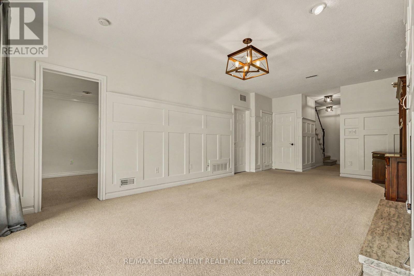 74 Fairwood Place W, Burlington, Ontario  L7T 4B6 - Photo 35 - W13747676