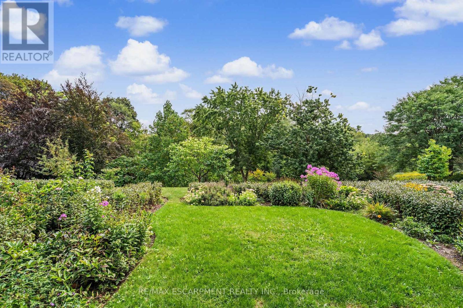 74 Fairwood Place W, Burlington, Ontario  L7T 4B6 - Photo 45 - W13747676
