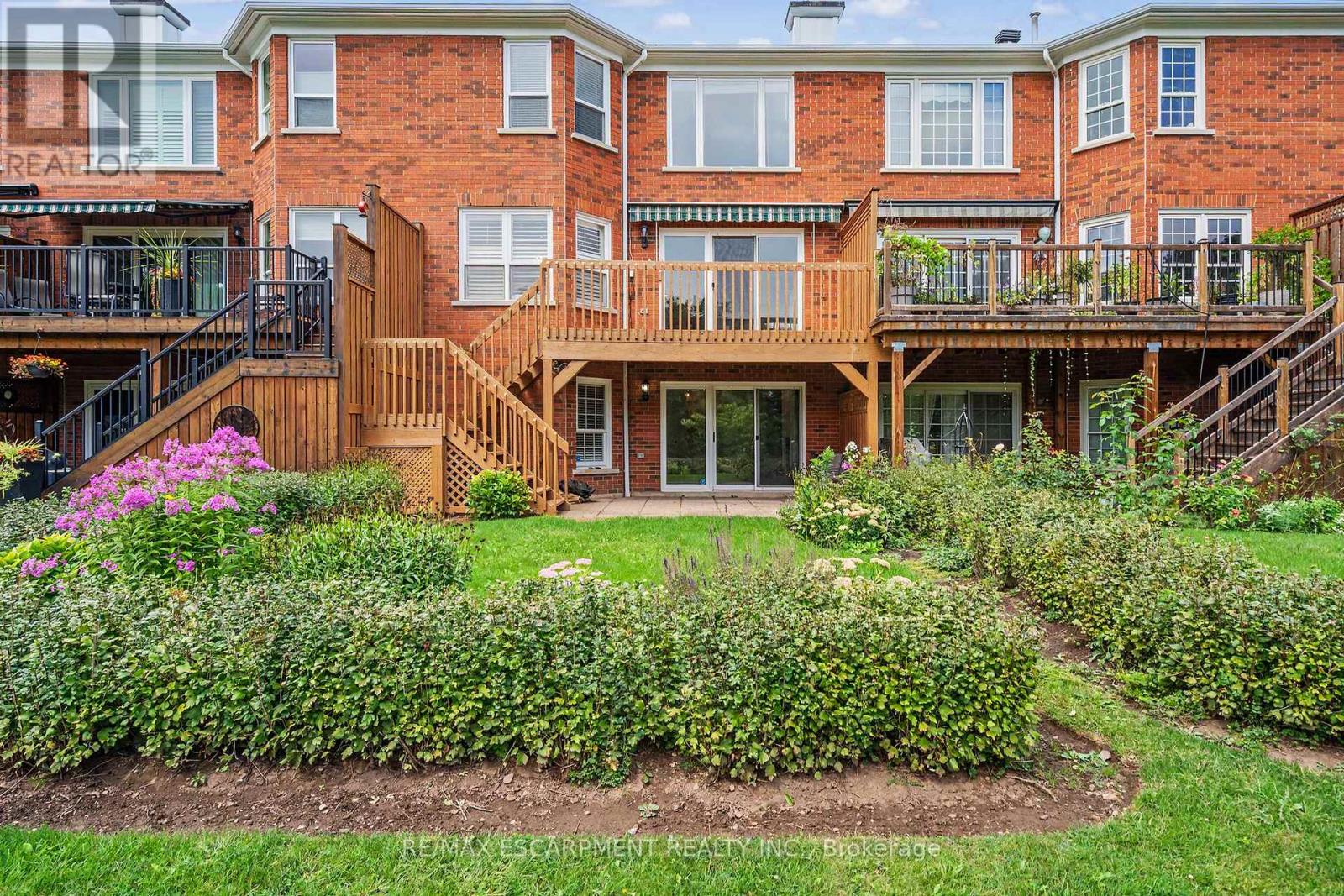 74 Fairwood Place W, Burlington, Ontario  L7T 4B6 - Photo 46 - W13747676