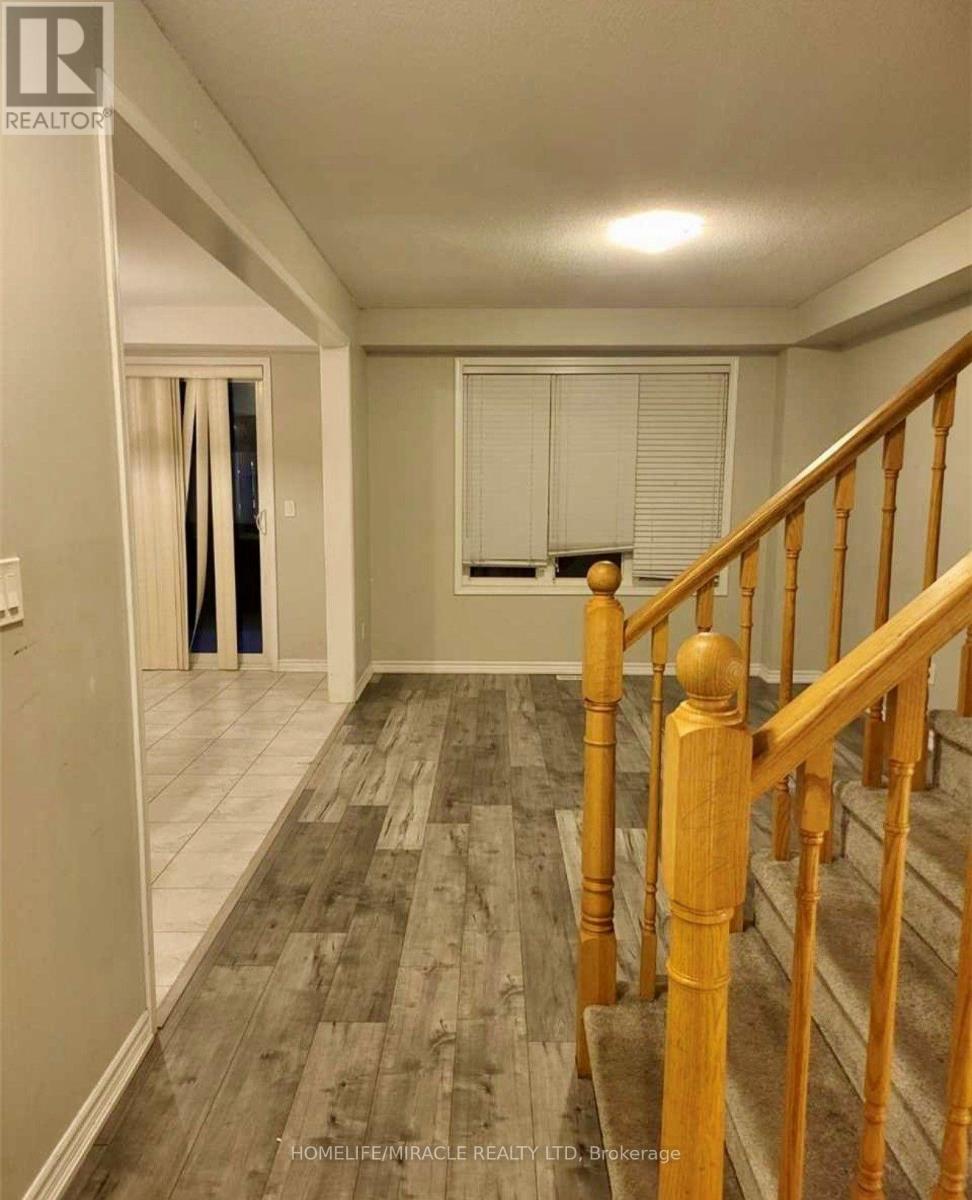 17 Troyer Street, Brampton, Ontario  L7C 3H1 - Photo 3 - W13747690