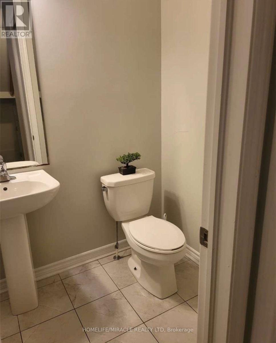17 Troyer Street, Brampton, Ontario  L7C 3H1 - Photo 8 - W13747690