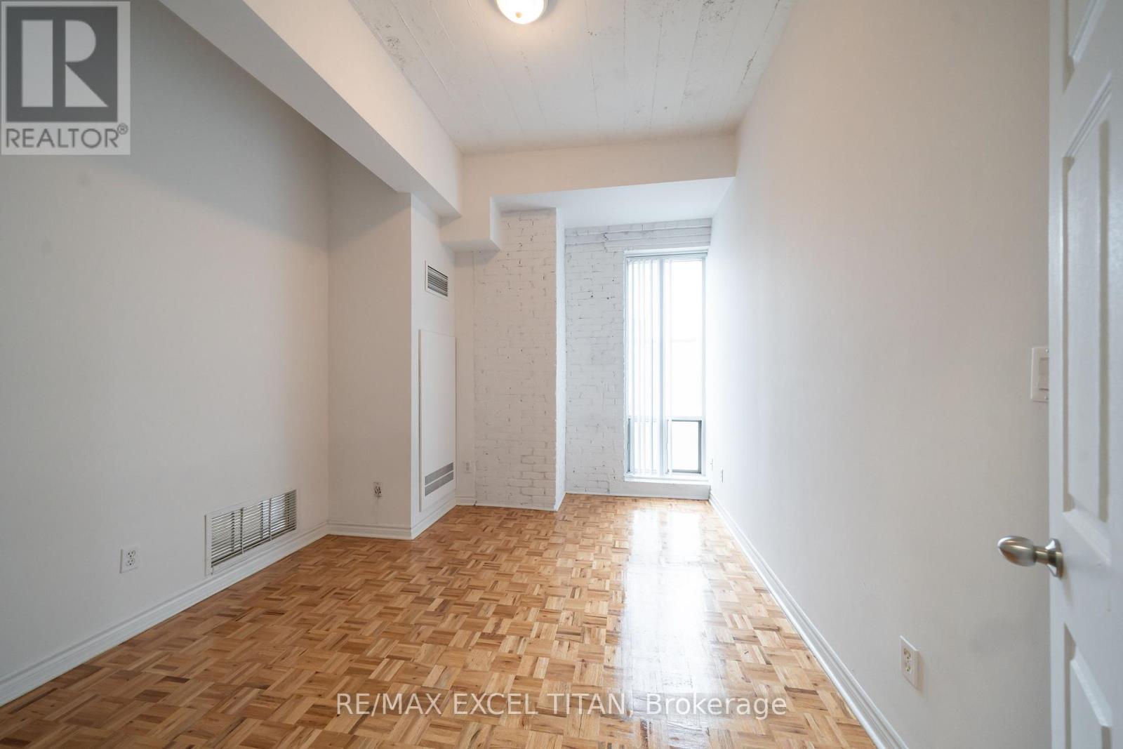 624 - 1401 Dupont Street, Toronto, Ontario  M6H 4J7 - Photo 4 - W13747698