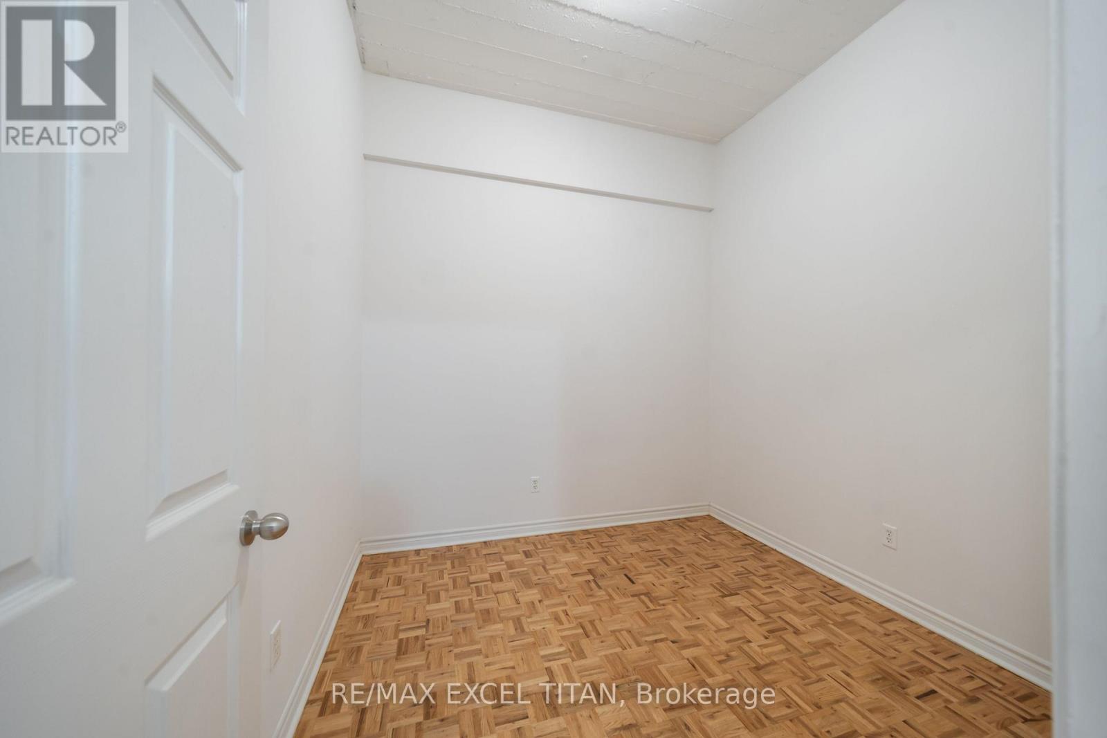 624 - 1401 Dupont Street, Toronto, Ontario  M6H 4J7 - Photo 5 - W13747698
