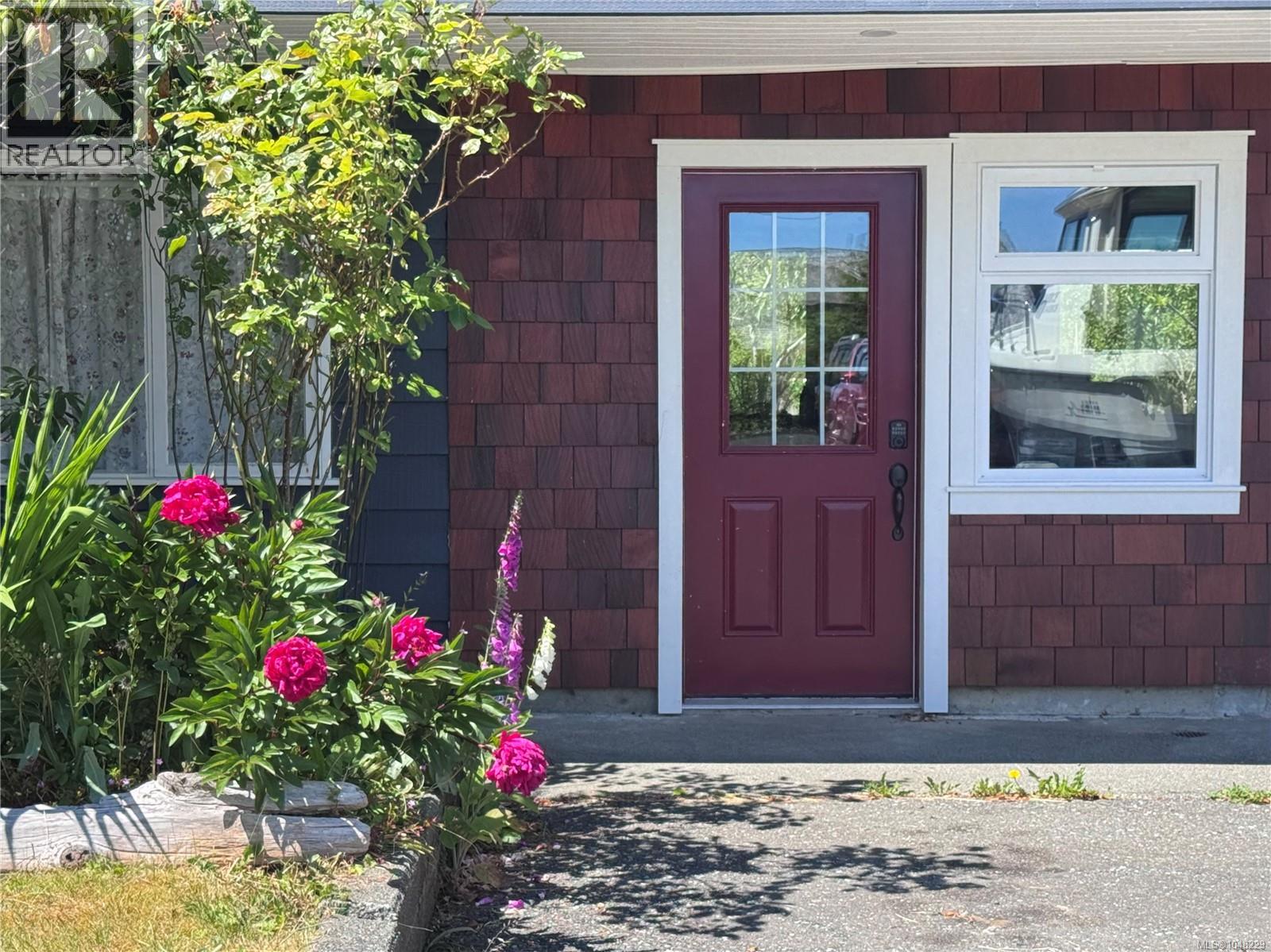 6420 Chatham Ave, Port Hardy, British Columbia  V0N 2P0 - Photo 1 - 1048229