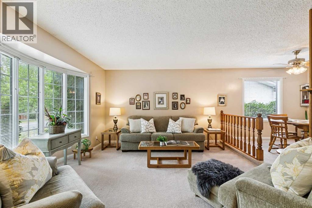 4919 Marlborough Drive Ne, Calgary, Alberta  T2A 2Z4 - Photo 6 - A2342658