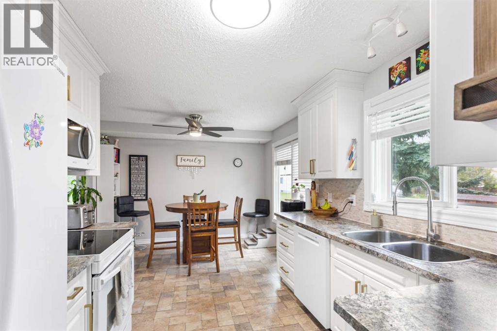 9715 69 Avenue, Grande Prairie, Alberta  T8V 5E4 - Photo 4 - A2342962